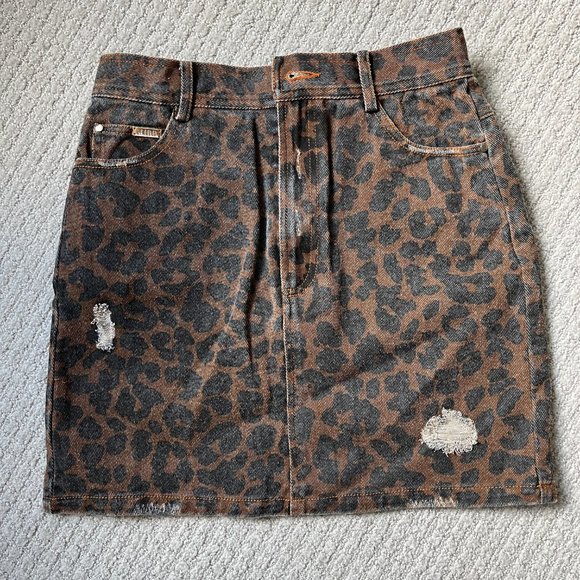 NWT J. ING Brown Pounce Leopard Mini Skirt Size Small - Picture 5 of 7